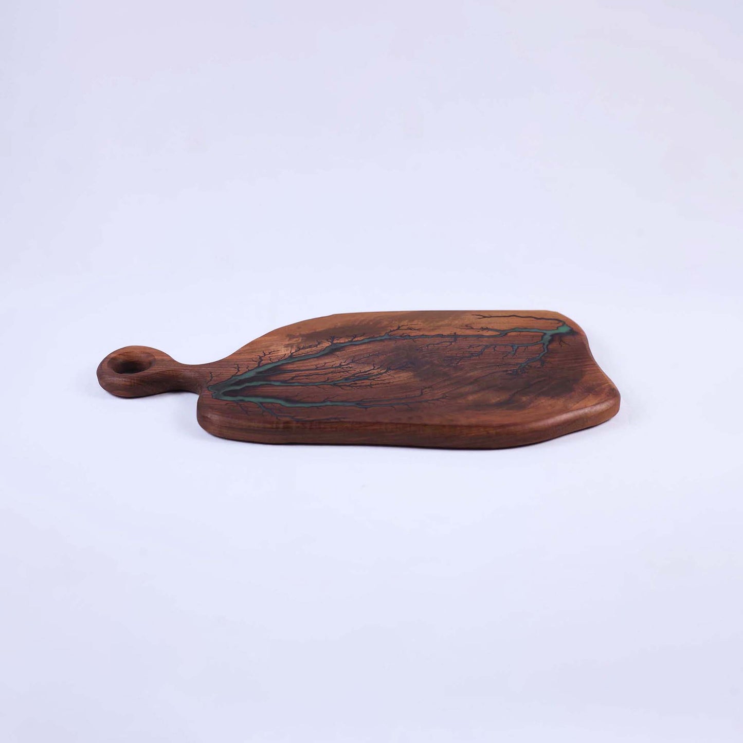 "Черни връх" №0195 — дъска от орех с епоксид