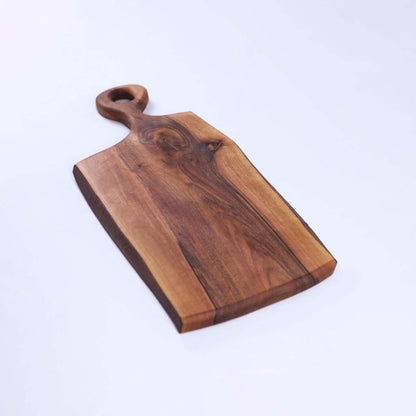 "Ком" №0206 — дъска от орех с епоксидна смола