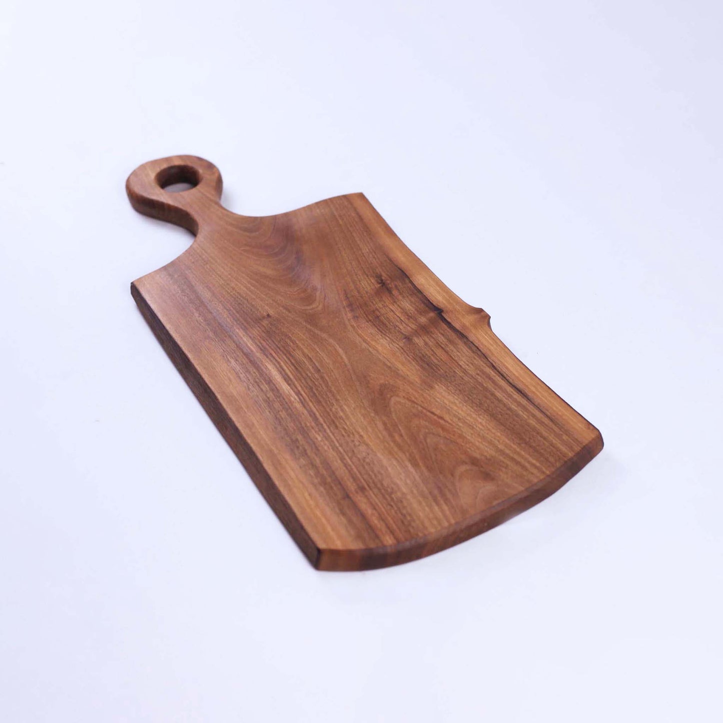 "Снежанка" №0208 — дъска от орех с епоксид