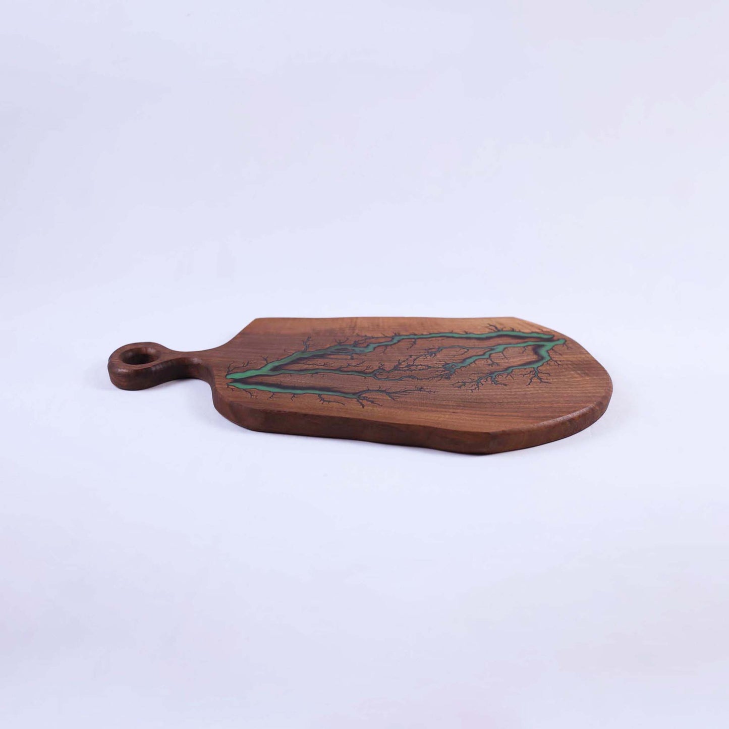 "Козя стена" №0210 — дъска от орех с епоксид