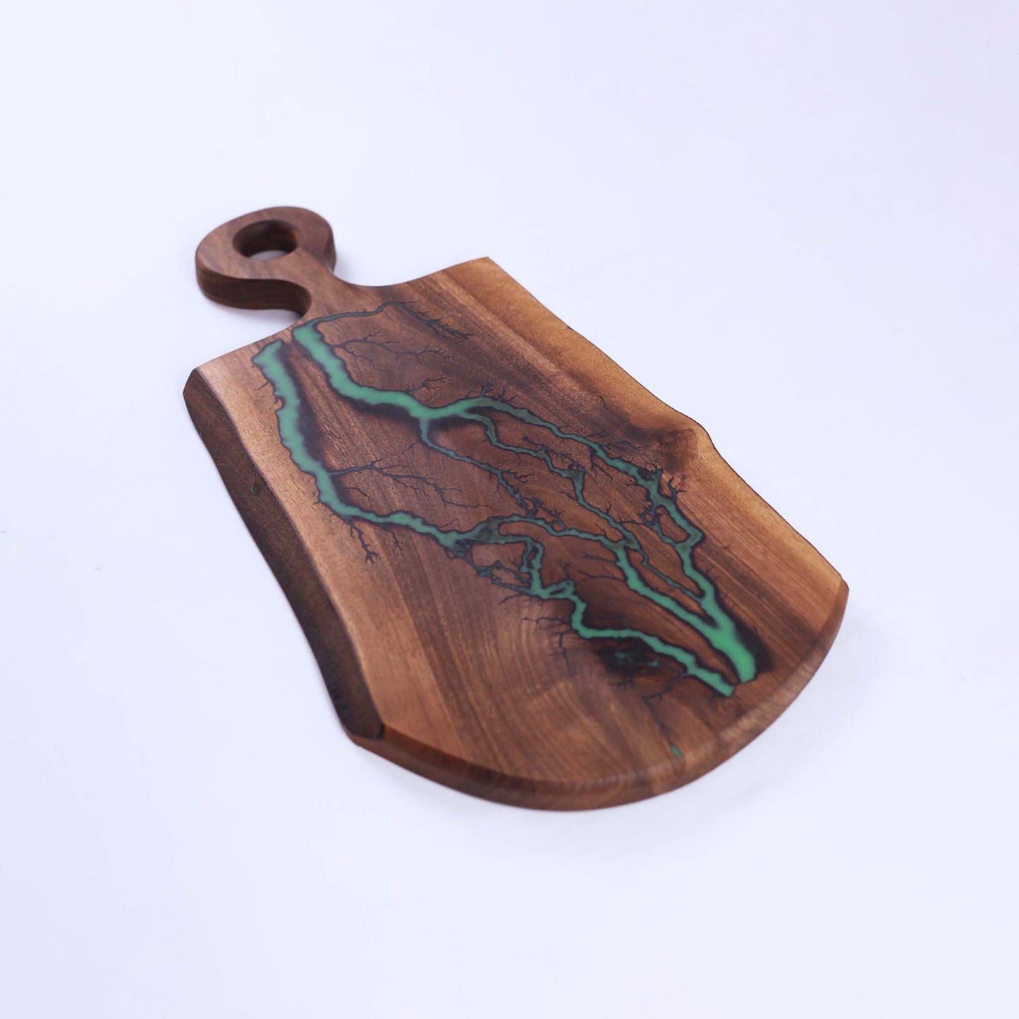 Орехова дъска с епоксидна смола - "Вежен" №0212