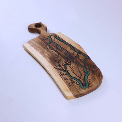 Голяма дъска от масивен орех със зелена епоксидна смола - ръчна изработкa