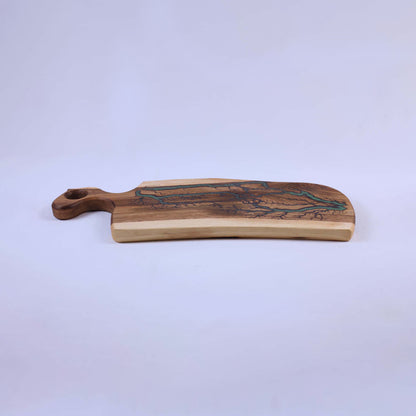 Голяма дъска от масивен орех и епоксидна смола с външна дръжка – ръчно изработена - 219L